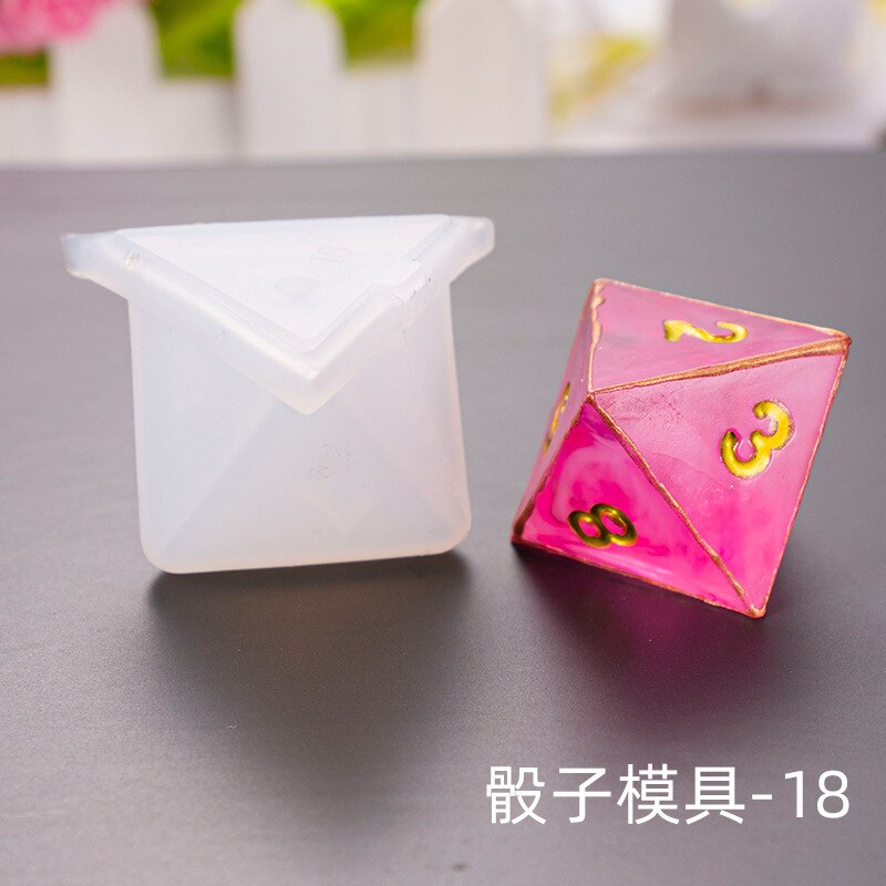 1PC DIY 3D Dobbelstenen Serie Sieraden Maken Gereedschap Nummer Gamer Gereedschappen Siliconen UV Hars Sieraden Mallen: Type 18