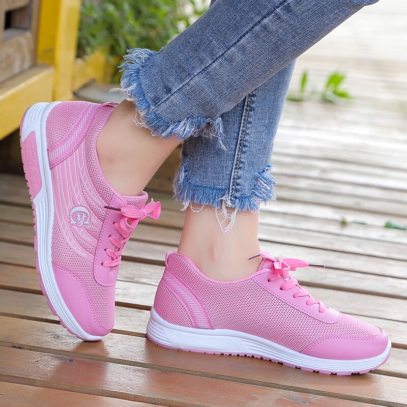 Reticulated Breathable Women Casual Shoes Lightweight Sneakers Spring and Autumn Women Sneakers Lace Up Flat Shoes