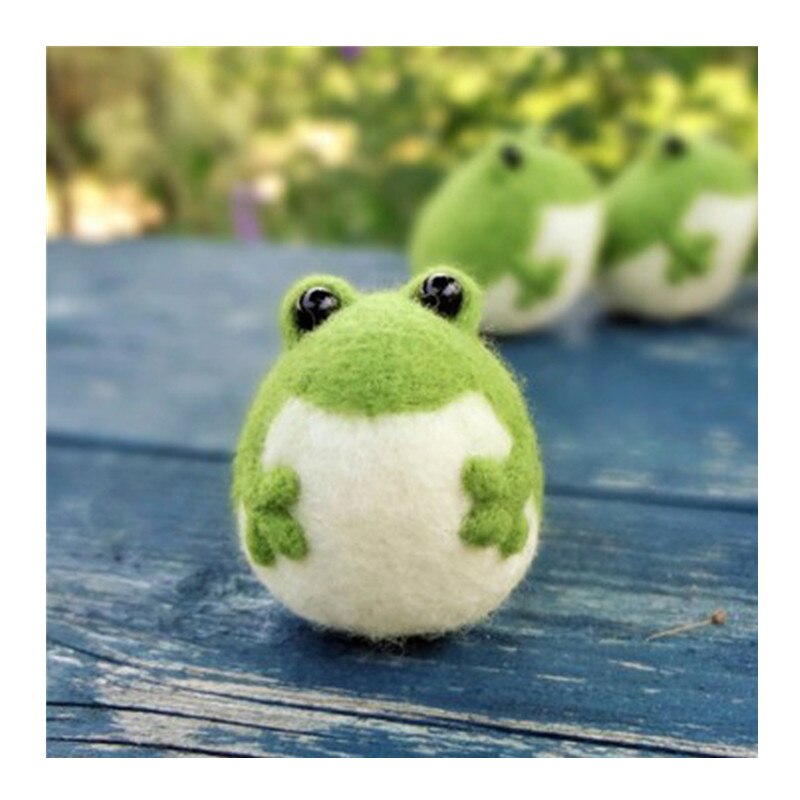 Animal Frog wool needlepoint kit wool felt needle felting pendant craft needlecraft DIY handmade