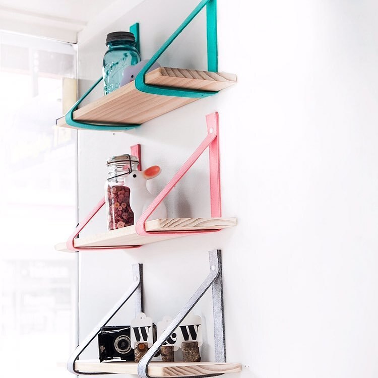 Nordic Eenvoudige Vilt Doek Houten Decoratieve Muur Plank Houten Muur Houder Rack Home Decoratie Creatieve Ambachtelijke Opslag Plank