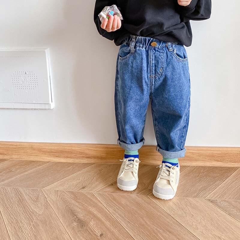 Calça jeans meninos e meninas das crianças 2020 nova queda versátil estrangeiros estilo reto calças desgaste do bebê casual wear moda 3-33 à venda
