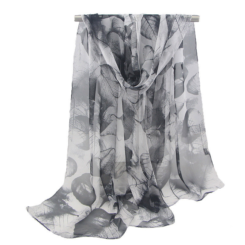 Écharpe d'été en mousseline de soie, châle de plage pour femmes, serviette de plage, écharpe douce imprimée feuilles d'érable, écharpe douce pour femmes,: Black