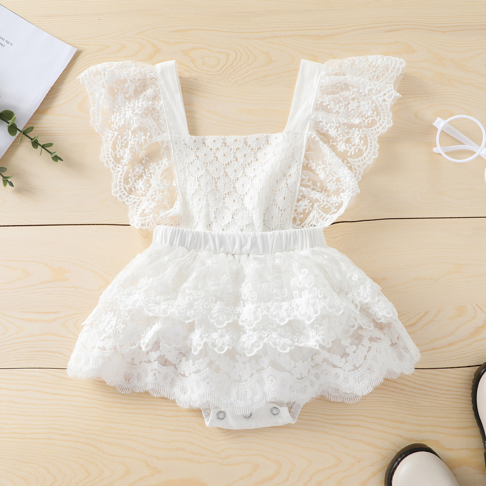 Barboteuse en dentelle pour bébé fille, vêtements pour -né, combinaison à manches évasées, couleur unie, été
