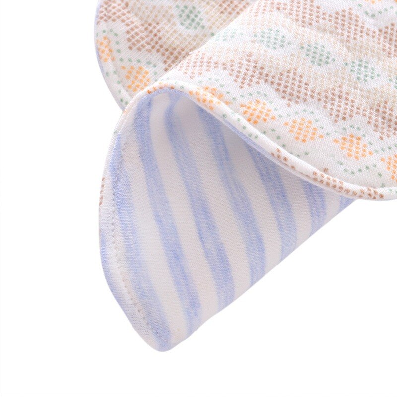 O envio gratuito de 360 graus girando babadores do bebê infantil bonito impressão à prova dwaterproof água saliva toalha acessórios do bebê arroto panos
