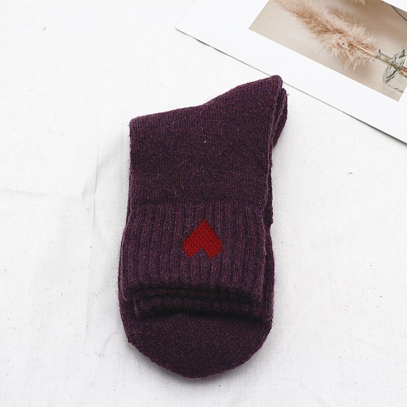 Kvinnors vinterförtjockade varma yllestrumpor med broderier hjärtformade retro kashmirstrumpor 5 par: S10