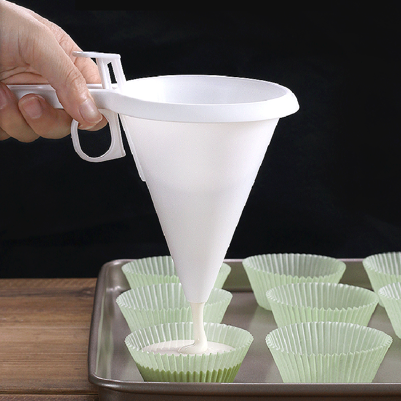 1000ml Batter Stirrer Bottle And Stir Ball Cupcake Waffle Pancake Batter Shaker Muffin Pancake Dispenser Baking Squeeze Bottle: baking funnel