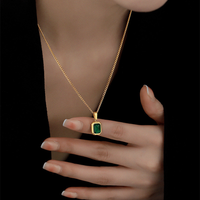 Collar con colgante de circón verde cuadrado Retro a la para mujer, collar con dijes para niñas, de joyería de compromiso de boda: Color amarillo dorado claro