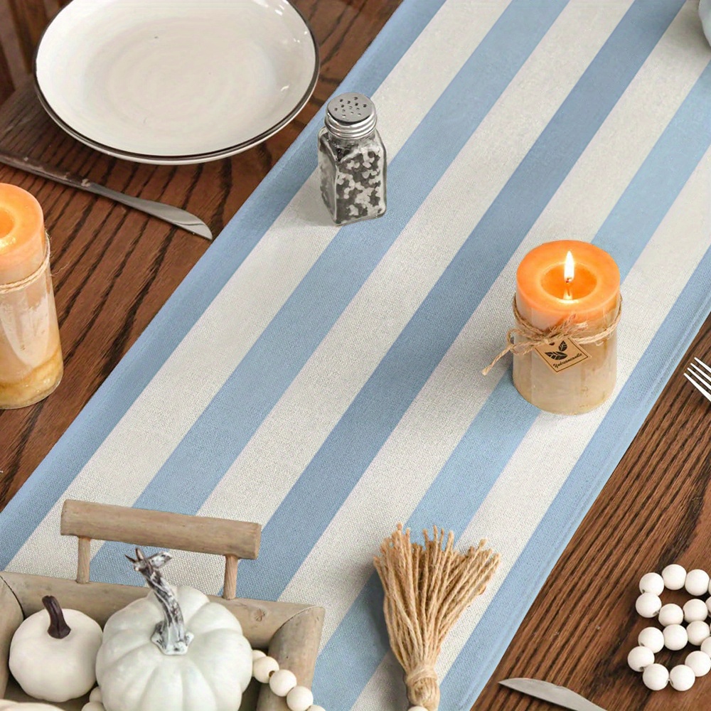 Och enkel blå randig bordslöpare ljusblå vertikala ränder fyra årstider heminredning matbord kök