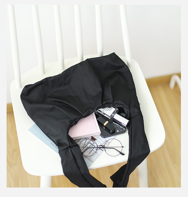 Tonåring nylon tyg hobo väska för daglig ungdom student japansk stil liten storlek casual mobiltelefon svart vit messenger väska