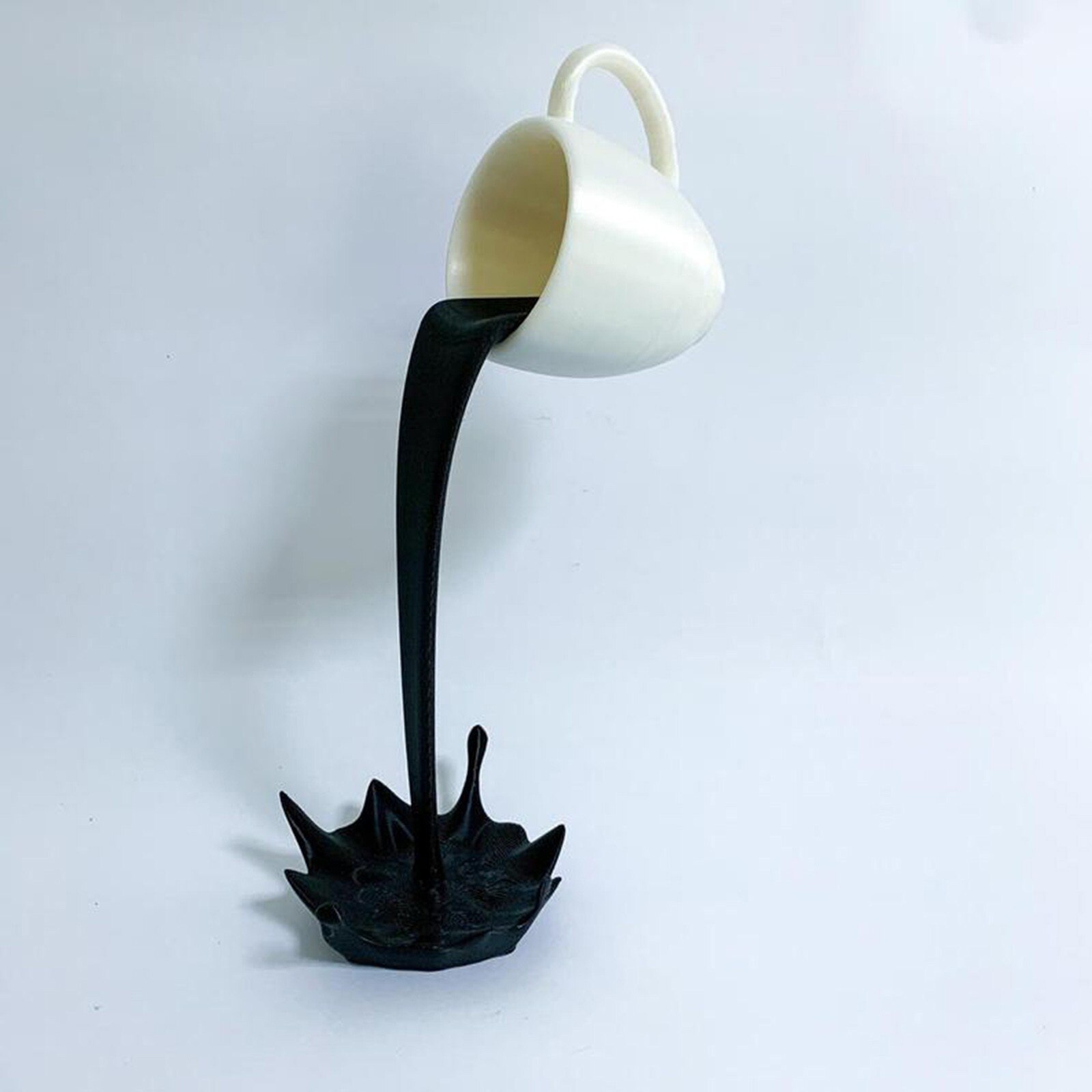 4# Floating Spilling Coffee Cup Sculpture Kitchen Spilling Magic Pouring Splash Floating Coffee Cup Sculpture Home Coffee Decor: Black 