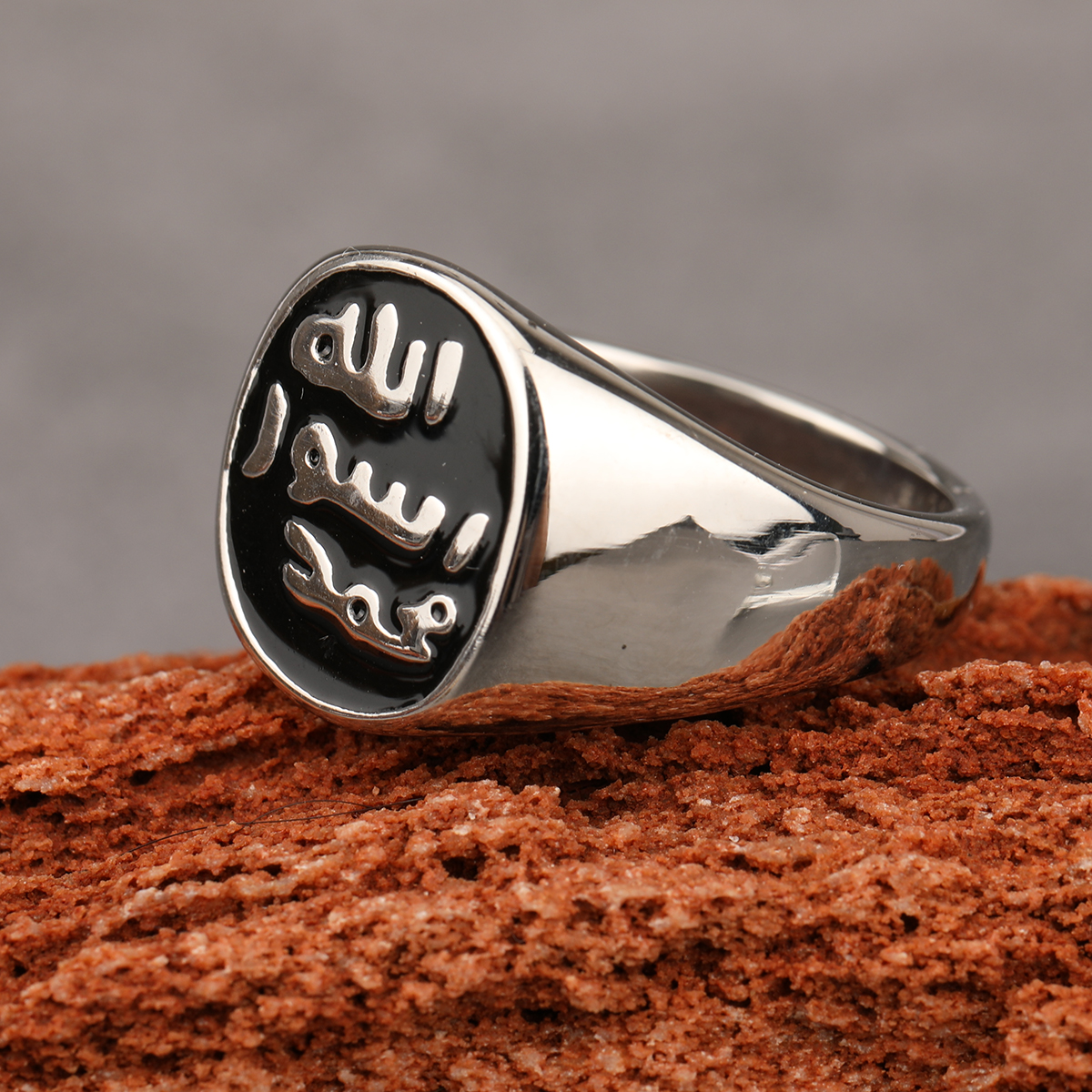 Vintage Arab Scripture Ring for Man Islam Muslim Rune Pattern Black Enamel Inlaid Metal Jewelry Exaggerated Accessories Anillo