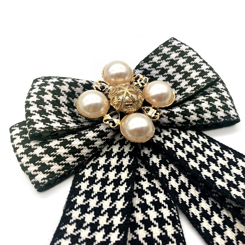 Double couche nœud papillon dames Style japonais Plaid Jacquard noir et blanc alliage perles incrustation accessoires broche