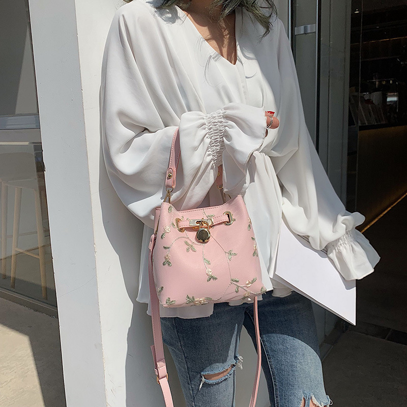 Flowers Embroidery bucket Crossbody Bags For Women Luxury Handbags Sac Ladies Shoulder Messenger Bag