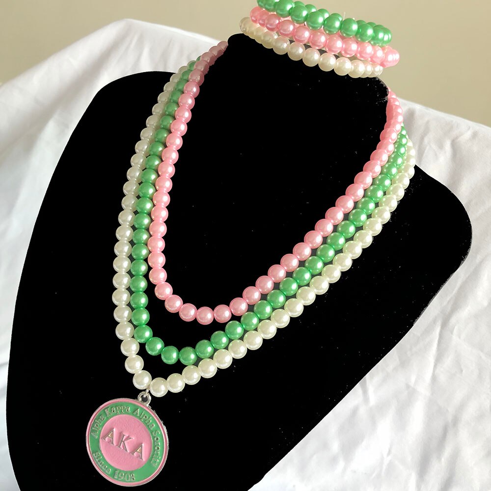 Custom Handgemaakte Trendy Griekse Sorority Roze Groen Witte Parel Hanger Choker &amp; Armband Set Multi Layer Kralen Sieraden