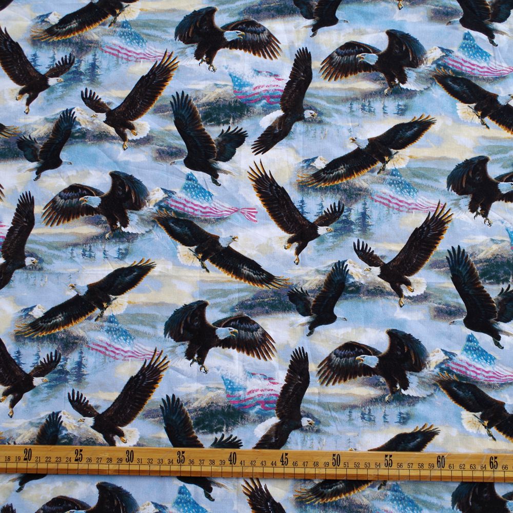 1 yard bomuldsvævet stof - dyr - ørne (bredde= 108cm)