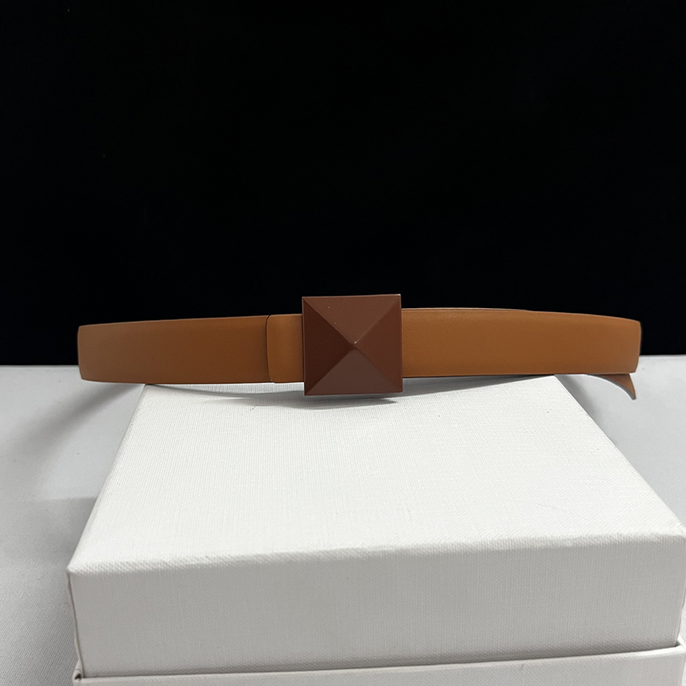 Cinturón femenino de de lujo, cadena de cintura, pantalones vaqueros, vestido de cuero, accesorios para mujer, hebilla piramidal Retro, cinturones de uso de doble cara de 2,5 cm