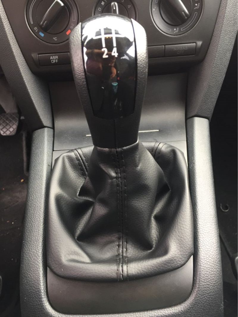 Gear Shift Knob - 5/6 Speed - Leather Boot - Replacement for Skoda Octavia A5 MK2 2004-2007