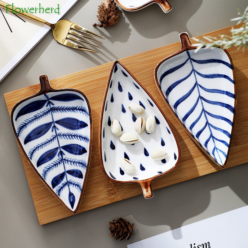 Japanese Leaves Plate Cute Gravy Boat Dish Baking Dish Cartoon Ceramic Household Taste Dish Pot Dipping Tableware