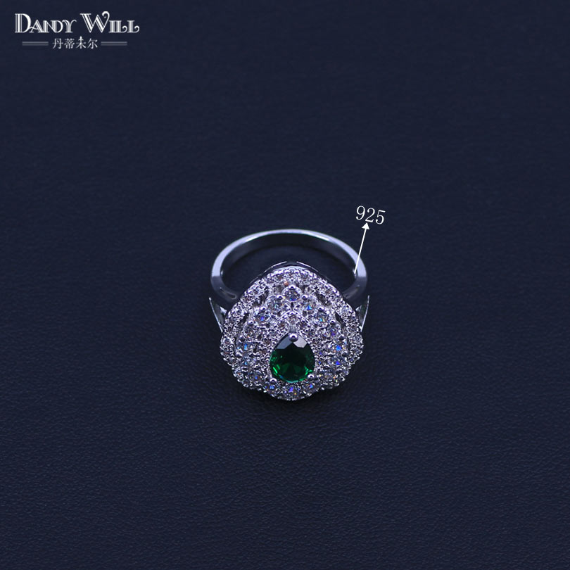 3- delige zilverkleurige kostuumsieradenset met groene zirkonia, oorbellen, ketting en ring voor dames  t73