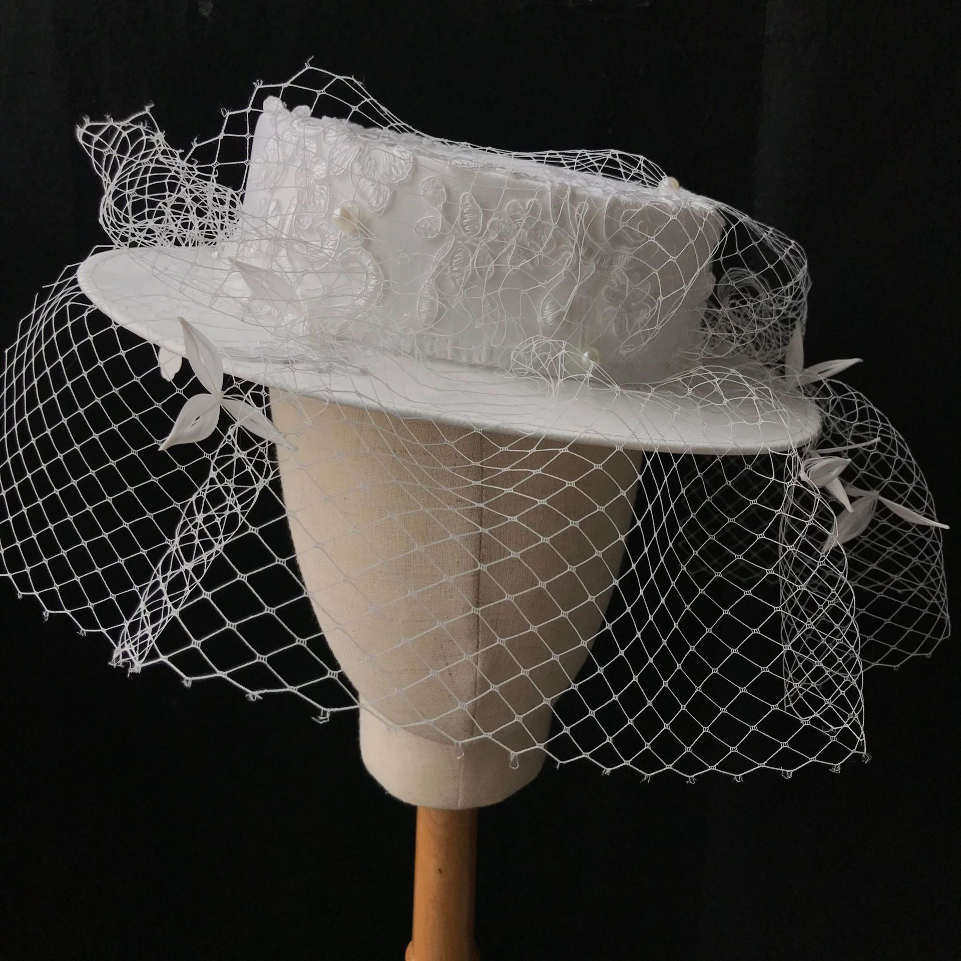 Chapeaux de mariage Vintage en dentelle pour femmes, en filet, accessoires de mariage blancs, pour mariées, fascinateur, Sinamay, gants en voile, cage à oiseaux