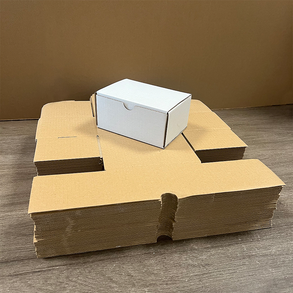 Boîte d'emballage en papier ondulé pliable blanc, 10 pièces/lot, boîte en Carton de mariage pour petites entreprises, boîte de rangement d'emballage, boîte de courrier