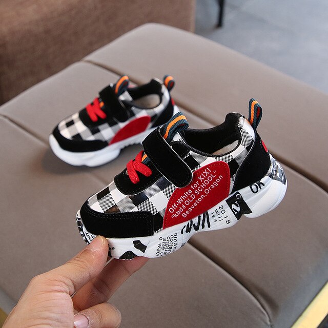 Lente kinderschoenen jongens meisjes sportschoenen ademende babyschoenen sneakers antislip casual kinderschoenen zapatos: Zwart / 26