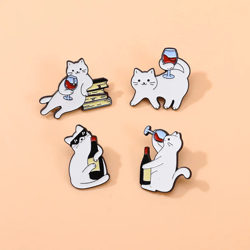 4 stks/set Cartoon Rode Wijn Kat Emaille Badges Boek Zonnebril Leuke Whiskey Witte Kat Metalen Pinnen Voor Rugzak Hoed Punk Revers broche