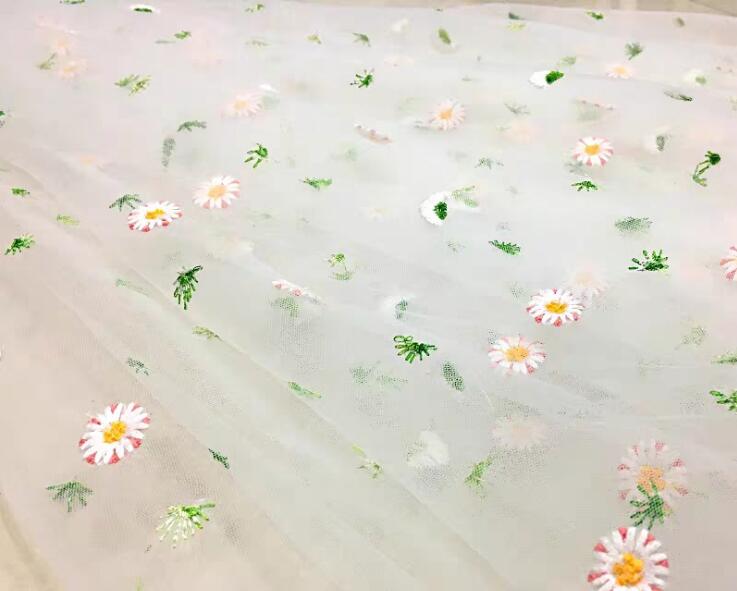 Kleine madeliefjesbloem mesh borduurstof franse netkantstof doe-het-zelf gordijnjurk kinderkleding babykleding tule stof: Wit