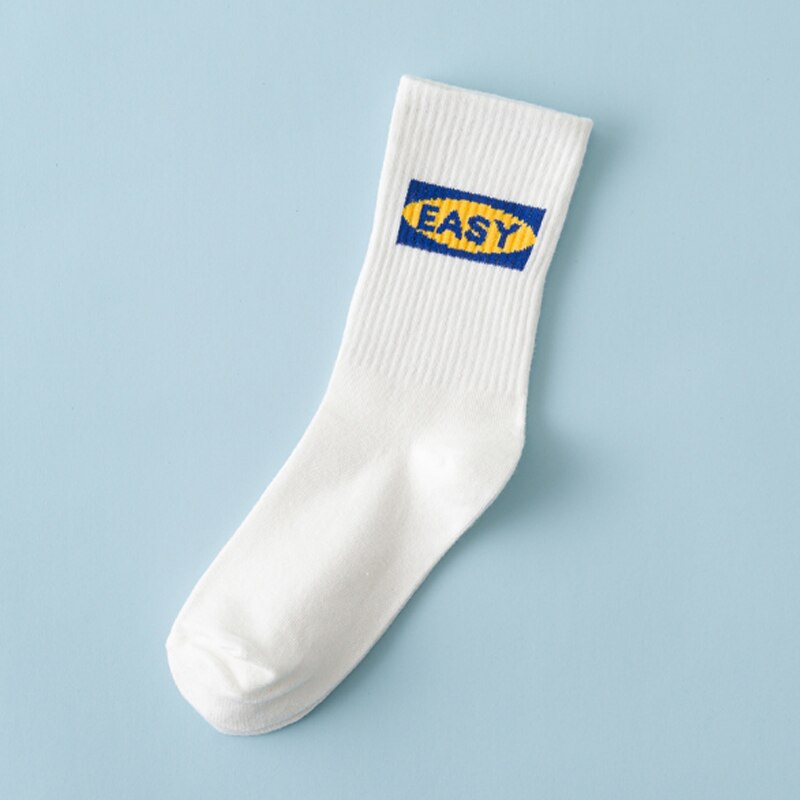 Men and Women Socks Street hip-hop autumn and winter Crew Socks Alphabet College Wind Socks