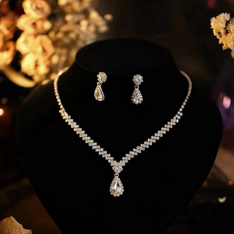 Mogaku 2Pcs Vrouwen Korte Tassel Sieraden Sets Strass Ketting Oorbellen Voor Bridal Wedding Party Shiny Accessoires Set
