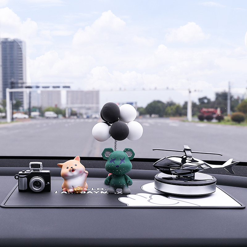Bildekoration interiörtillbehör små ornament mittkonsol internet kändis kvinnor män modell söt bil: Grå