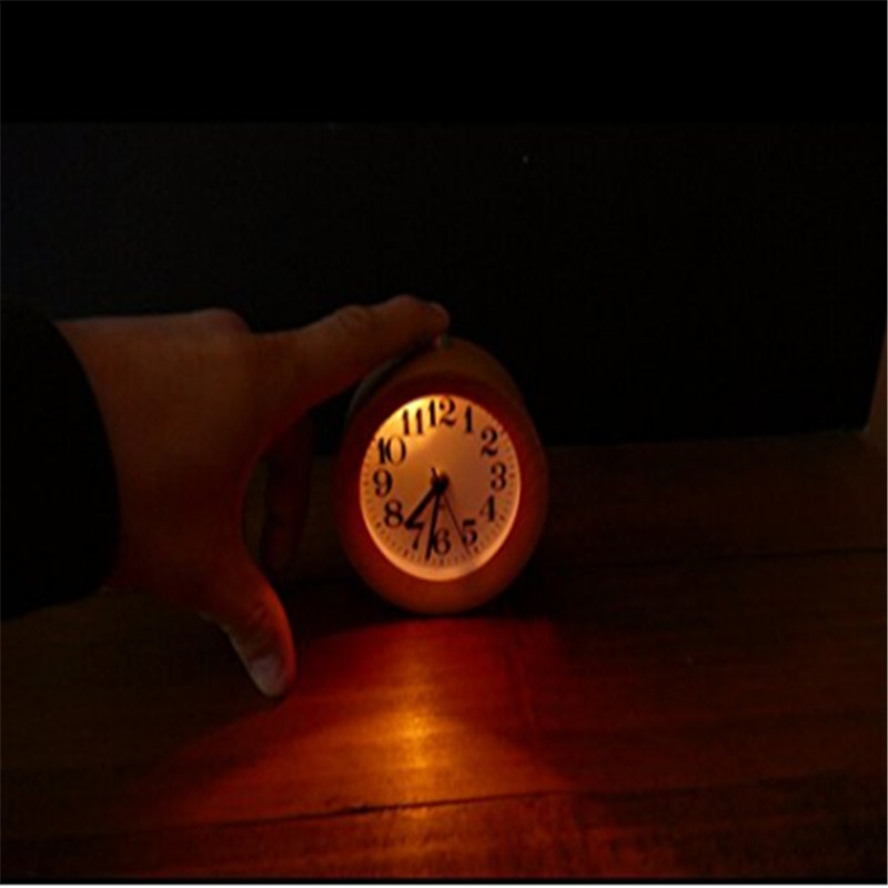 Sveglia silenziosa classica piccola rotonda in legno fatta a mano con lampada da scrivania per la decorazione domestica