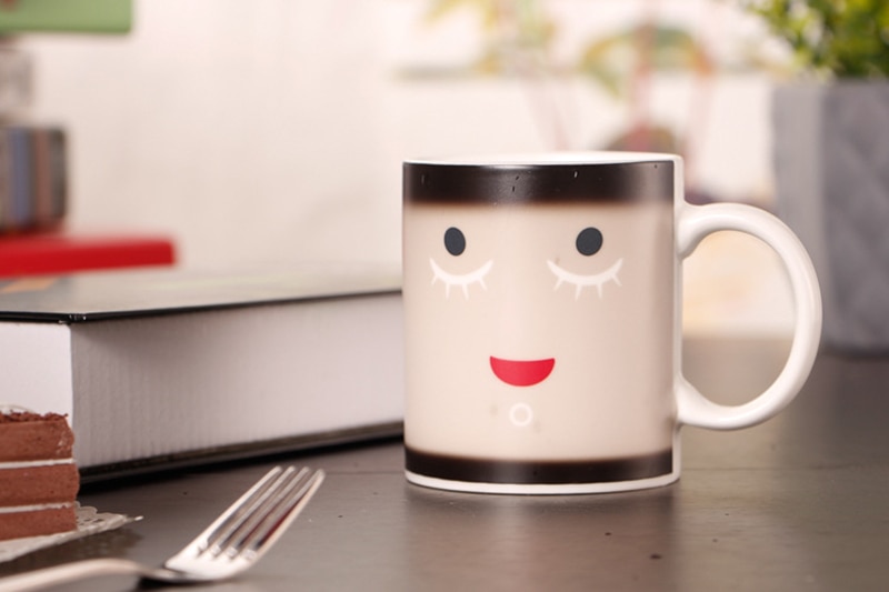 Cute smile Heat Changing Mug Color Cup Coffee Sensitive Home Magic Tea mugs Reactive Cold Ceramic Coffee Tea Cup