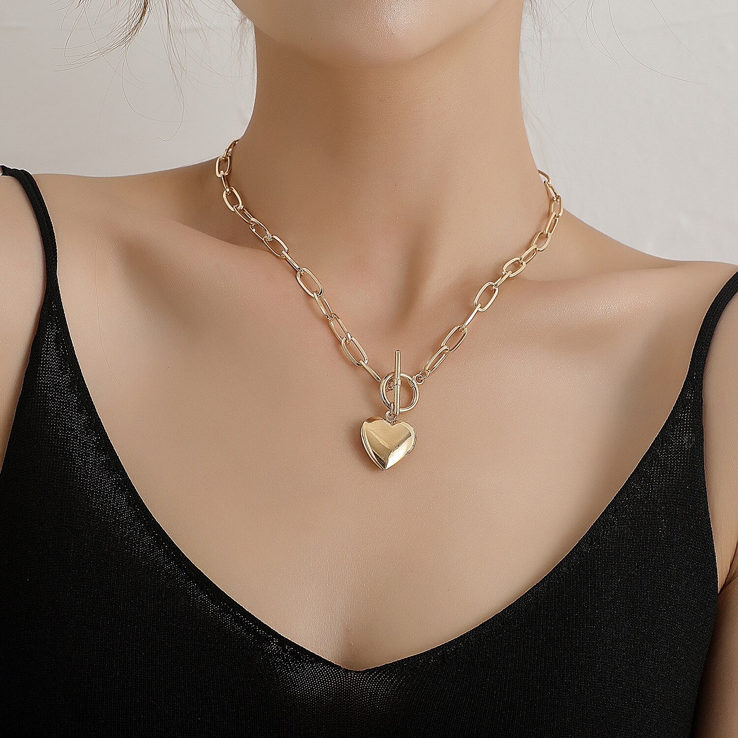 Europe and America Ornament Chains-Open Cover Peach Heart Pendant Necklace Women's Simple Heart Shape Necklace