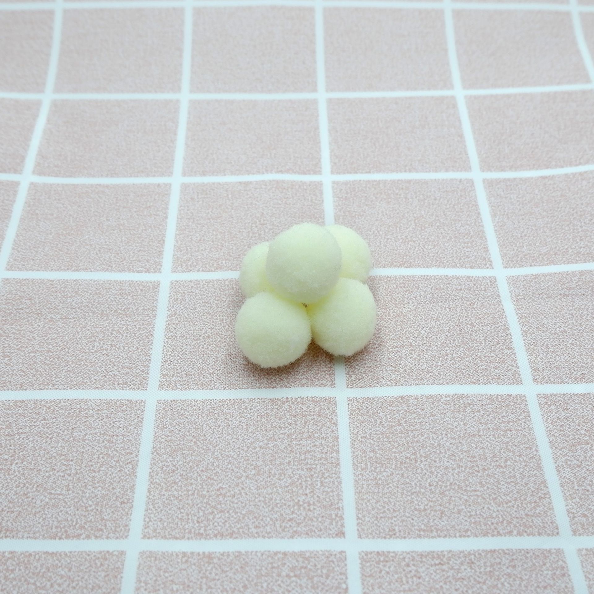 Home Decoration 500Pcs 8mm Pompoms Soft Pom Poms Fur Ball Arts Toys Crafts DIY Apparel Sewing Fabric Supplies FPJXZ146: Beige