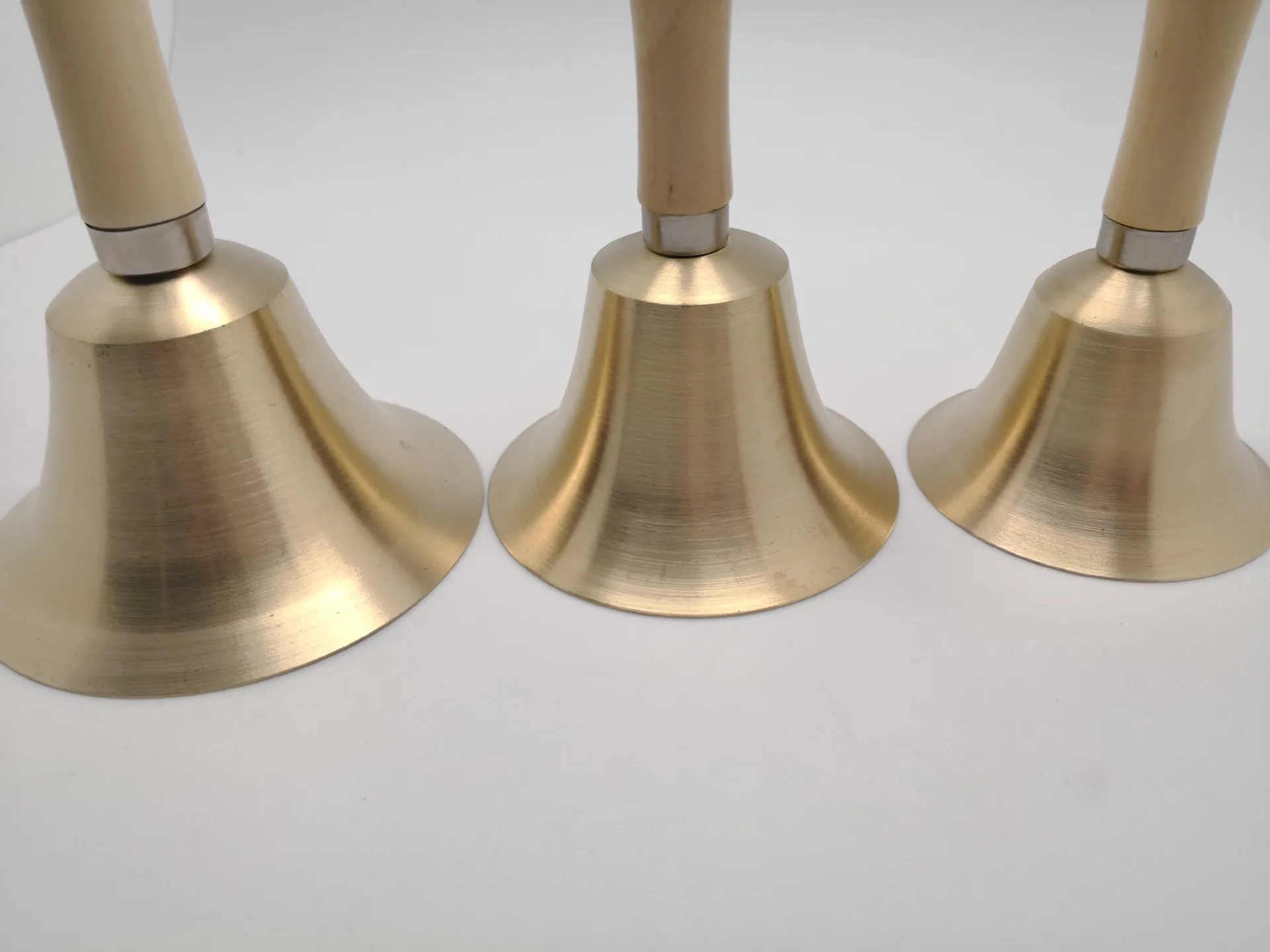 8-17CM Wooden Handle Copper Bell for Noble Reception Dinner Shop Hotel Church Hand Rattle School Handbell Christmas Bells Decor