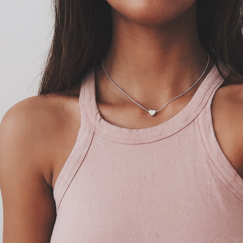 Collier en forme de petit cœur pour femmes, chaîne courte, pendentif en forme de cœur, bohème, ras du cou