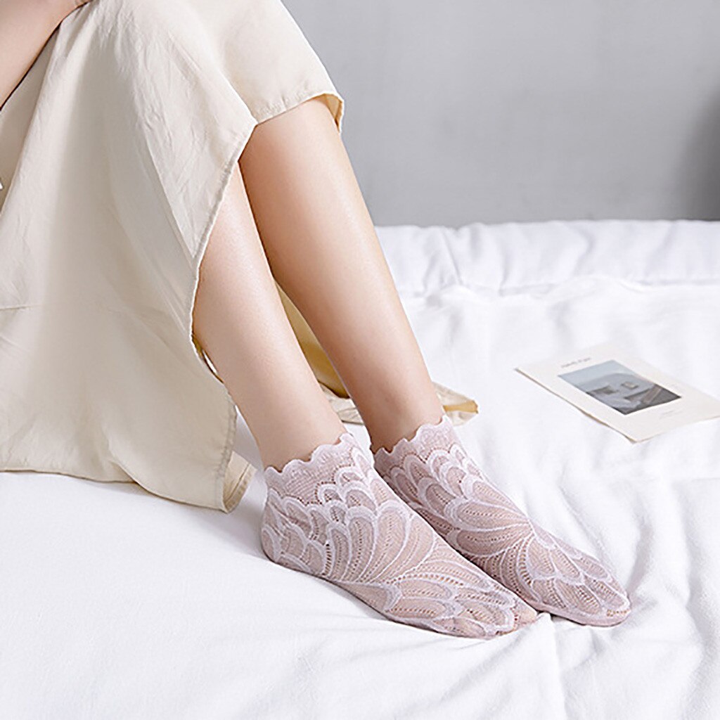 Summer Breathable Socks Thin Black Lace Women Transparent Tulle Flower Socks Ankle Short Female Dress Hosiery