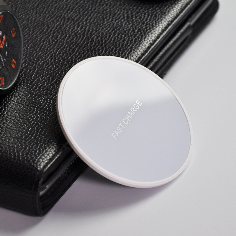 Stazione di Ricarica Wireless Dock Pad per Apple AirPods 2/3 - Carica Rapida Pad da Scrivania Micro USB