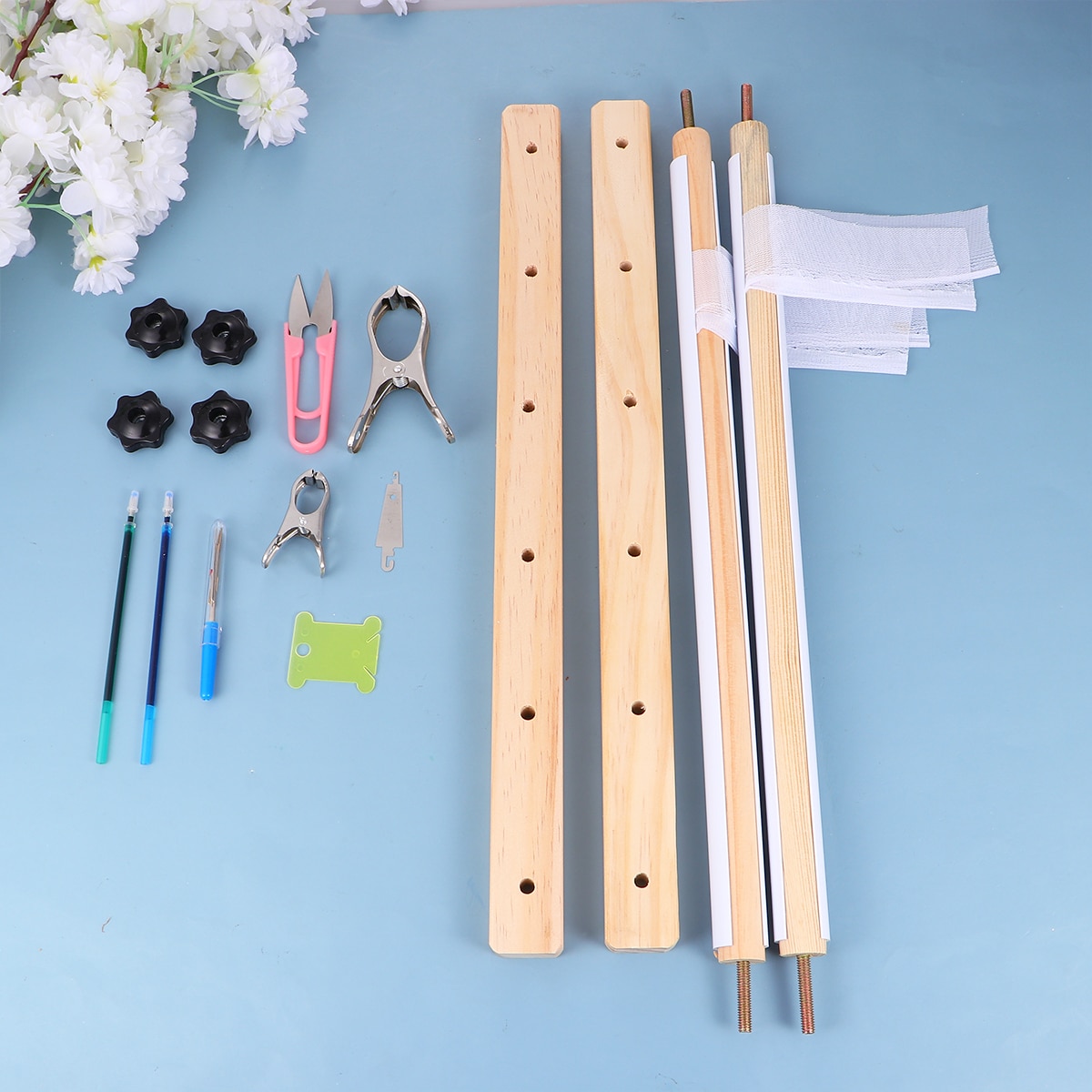 1 Set Square Wooden Embroidery Shelf Adjustable Handheld Embroidery Solid Wood Cross Stitch Frame with Cross Stitch Accessories