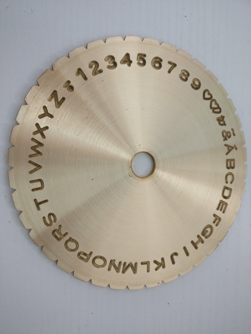 Sieradengereedschap binnenin ring graveren lettertype, letter en nummer graveren wijzerplaat