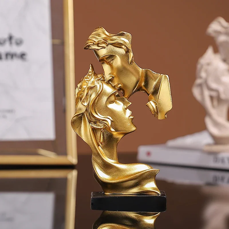 Mini estatua de amantes de la resina, modelo de postura besándose, escultura artesanal, adorno, decoración del hogar, decoración de gabinete de vino de escritorio