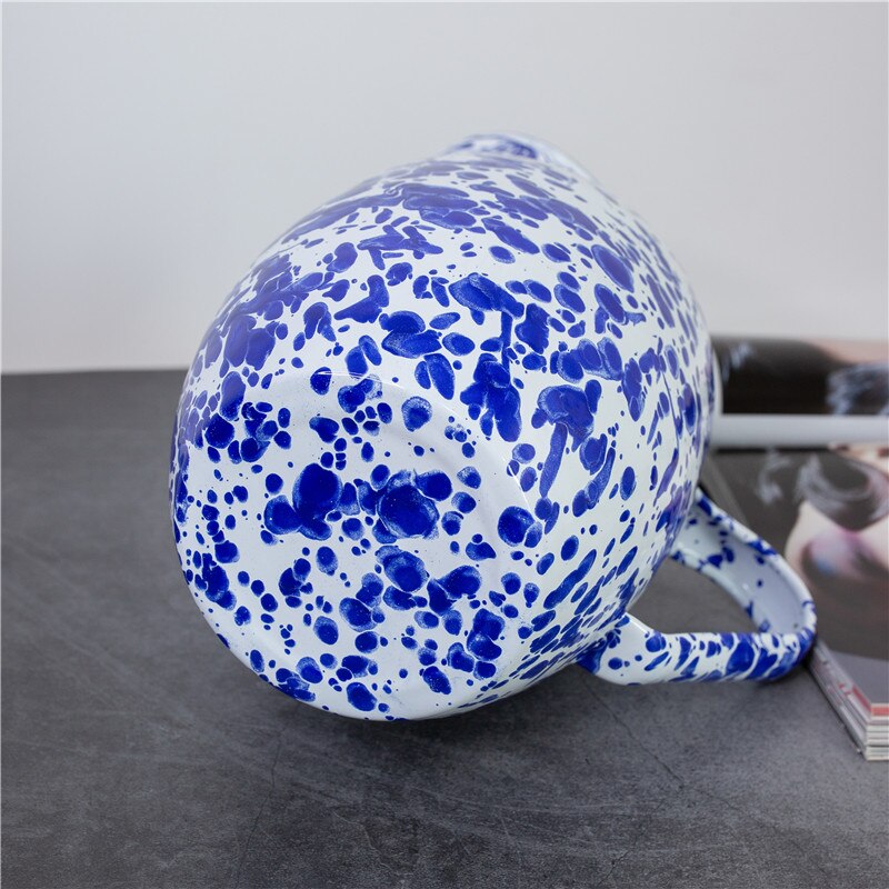 Pichet en émail bleu Vintage français