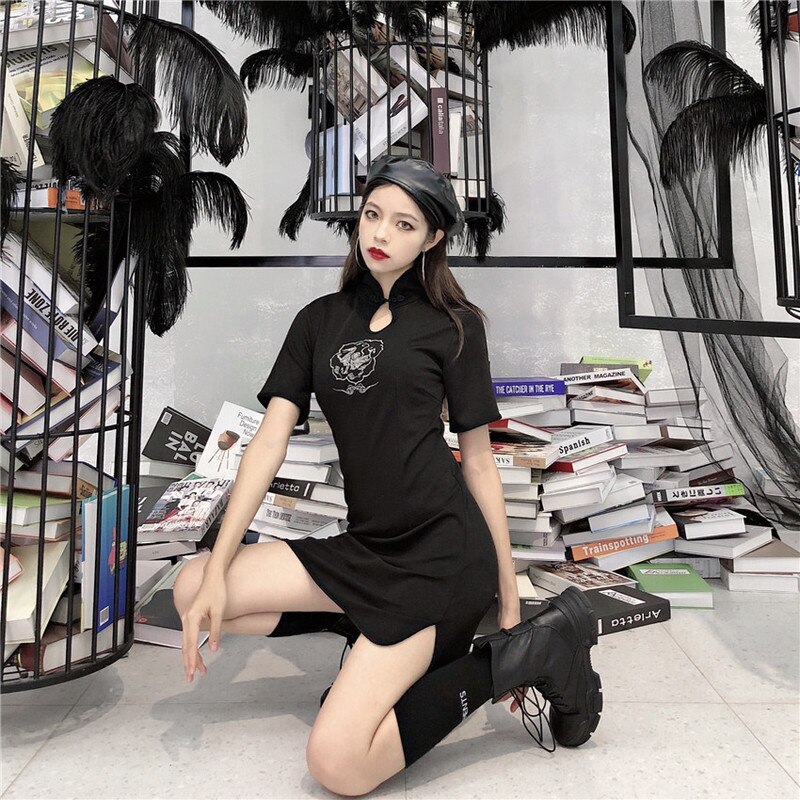 Cheongsam gótico Punk para mujer, vestido negro de estilo chino bordado Qipao, ropa de calle ajustada para y Club, ropa asiática para niña