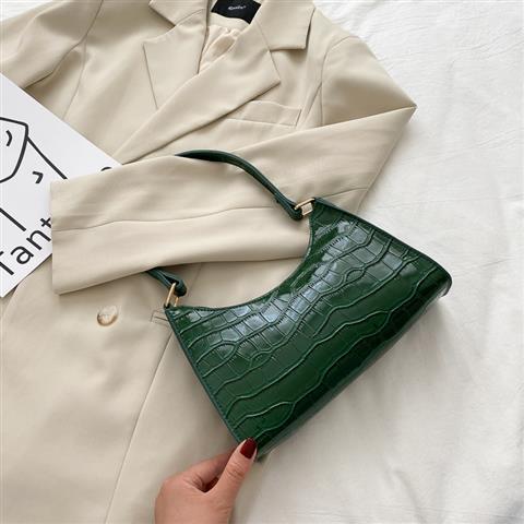 Crocodile Pattern PU Leather Female Shoulder Bag Ladies Armpit Bag Vintage Women Baguette Purse Handbags Small Clutch: Green