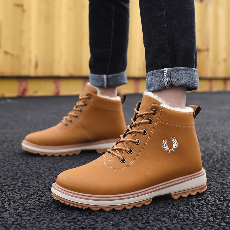 Black Chelsea Boots Men Pointed Comfortable Dress Boots Men Slip on Cheep Men's Leisure Shoes Zapatos Hombre Casual