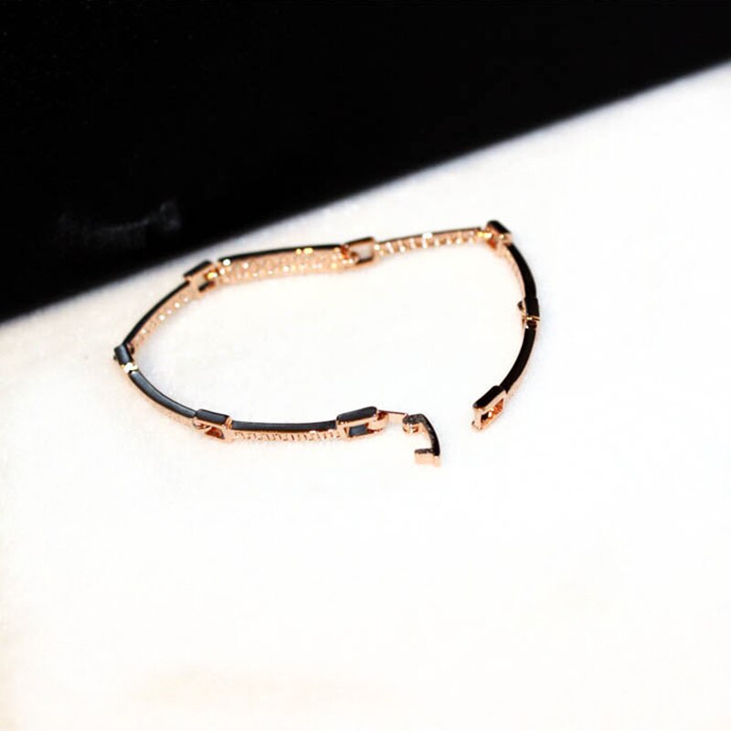Trendiges, exquisites geometrisches rechteckarmband für damen und mädchen – ein schmuckstück mit funkelnden aaa-zirkonia-steinen, perfekt für hochzeiten, geburtstage und partys.