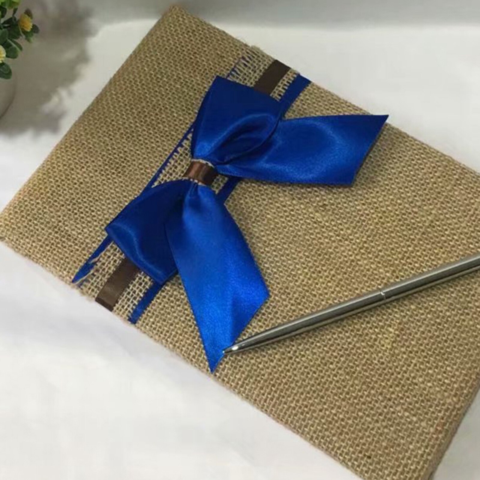 Gästbok och pennset säckväv utsmyckad satin rosett bröllop dekor mottagning