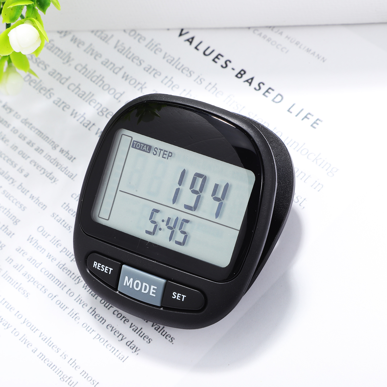 Walking 3D-Schrittzähler, tragbarer Schritt-Tracker, Outdoor-Schrittzähler-Clip, Gehstufen, einfacher Zähler und Kilometer-Tracker mit Uhr