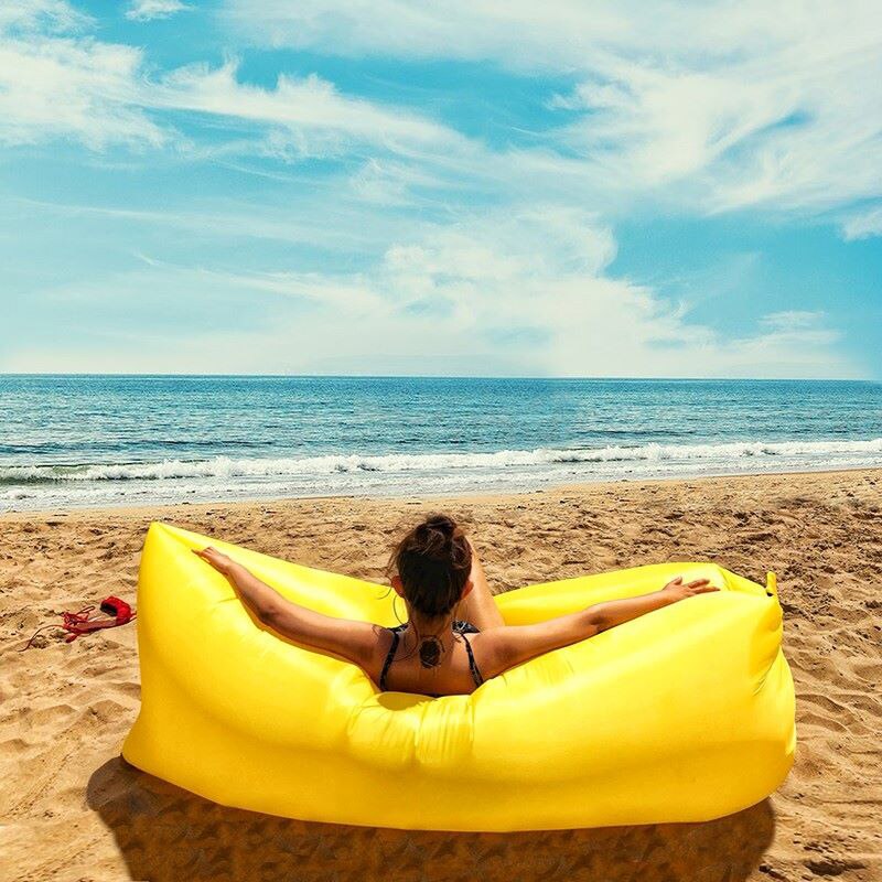 Tragbares aufblasbares stuhlkissen, bequemes sofabett, outdoor-lounge, wasserdichte strandmatte, picknickdecke, reise-camping-luftkissen